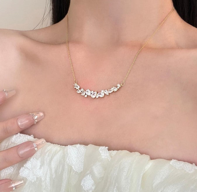 LEAF CLUSTER ANTI TARNISH STAINLESS STEEL NECKLACE