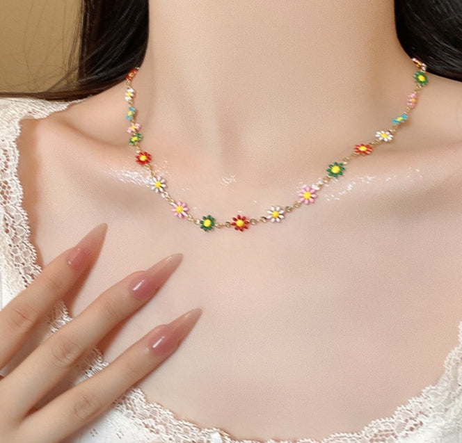 DAISY FLOWER ENAMELED KOREAN NECKLACE