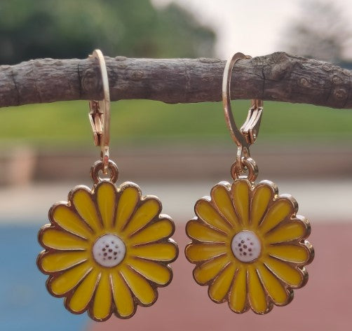 Daisy Flower Drop Earring