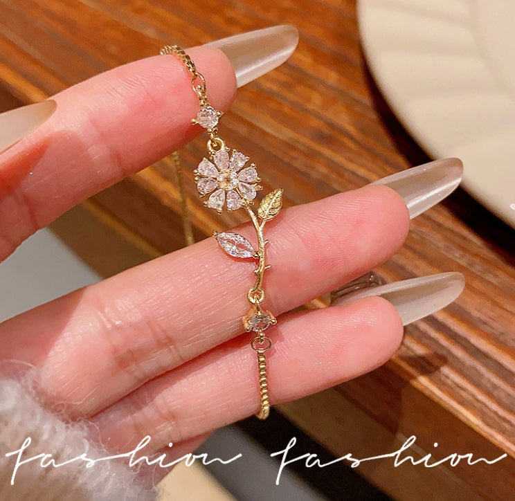 GOLD FLOWER AD STONE KOREAN BRACELET