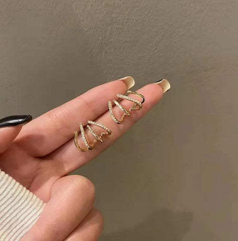 4 Claw Huggie Earring