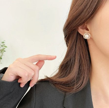 Pearl Stud Earring