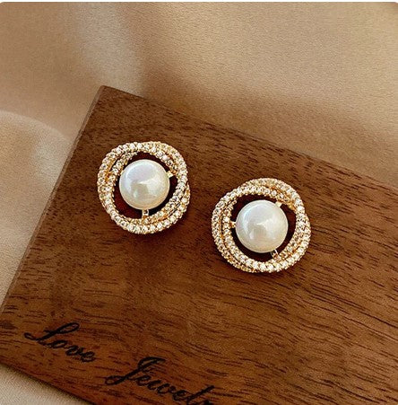 Pearl Stud Earring