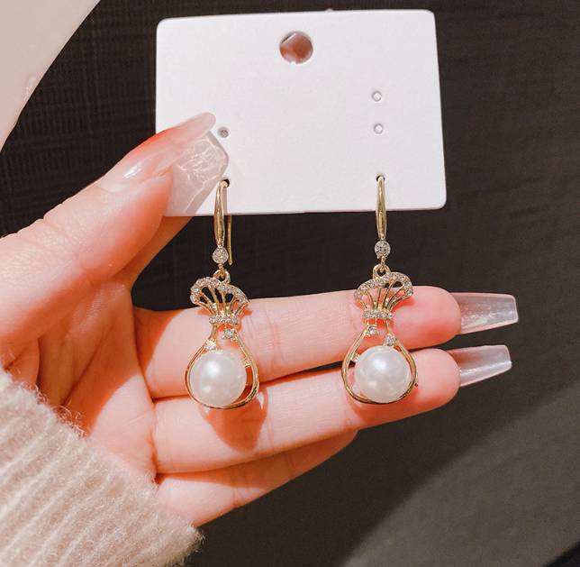 POTLI BAG CRYSTALS DROP KOREAN EARRINGS