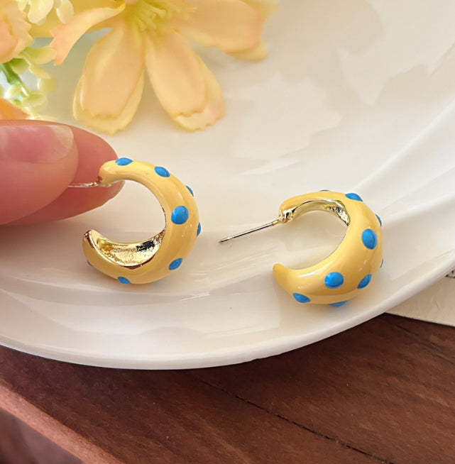 SMALL MILKY YELLOW HOOP KOREAN EARRINGS