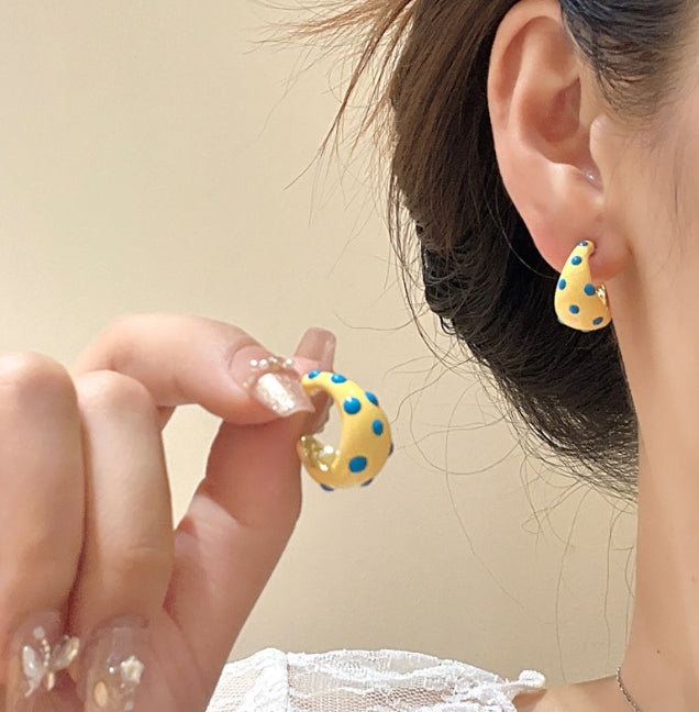SMALL MILKY YELLOW HOOP KOREAN EARRINGS
