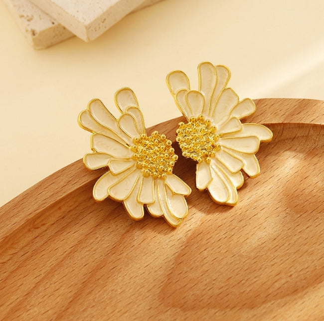 DAISY FLOWER STUDS KOREAN EARRINGS