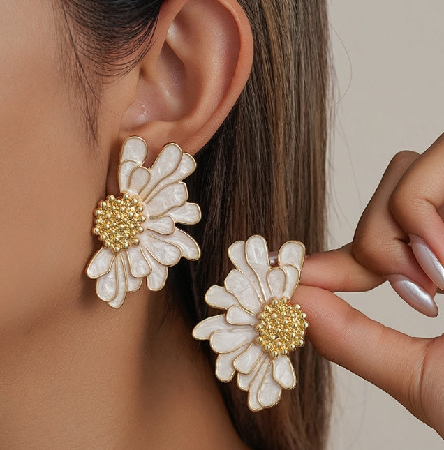 DAISY FLOWER STUDS KOREAN EARRINGS