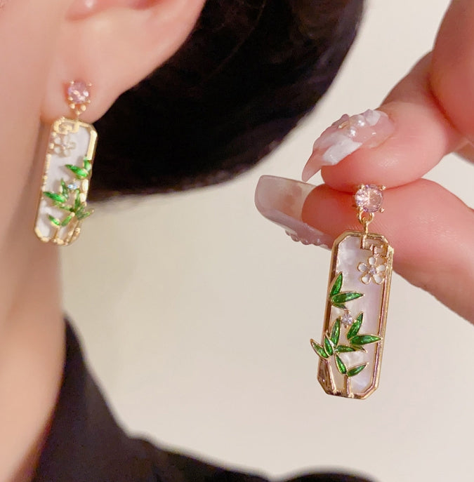 CRYSTALS FLOWER DROP KOREAN EARRINGS
