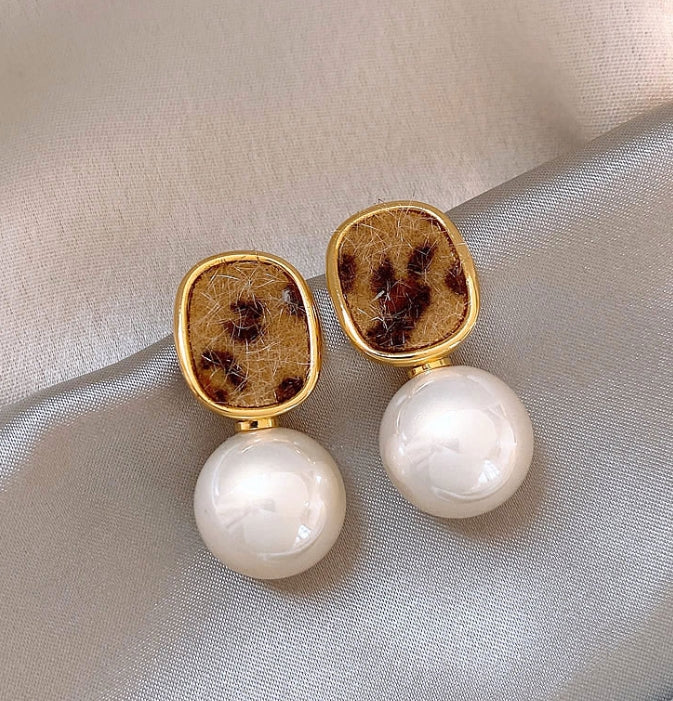 PEARL LEOPARD CHEETAH DROP EARRINGS