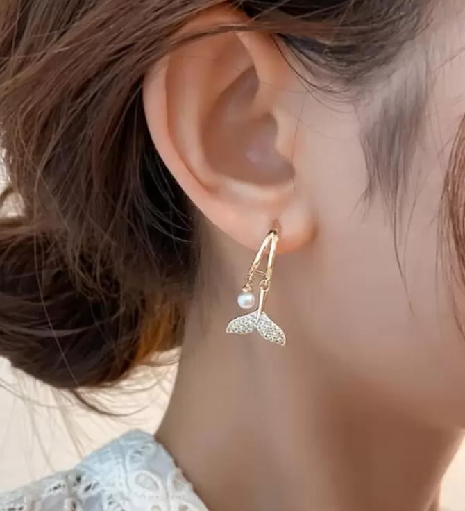 Mermaid Pearl Drop Earring