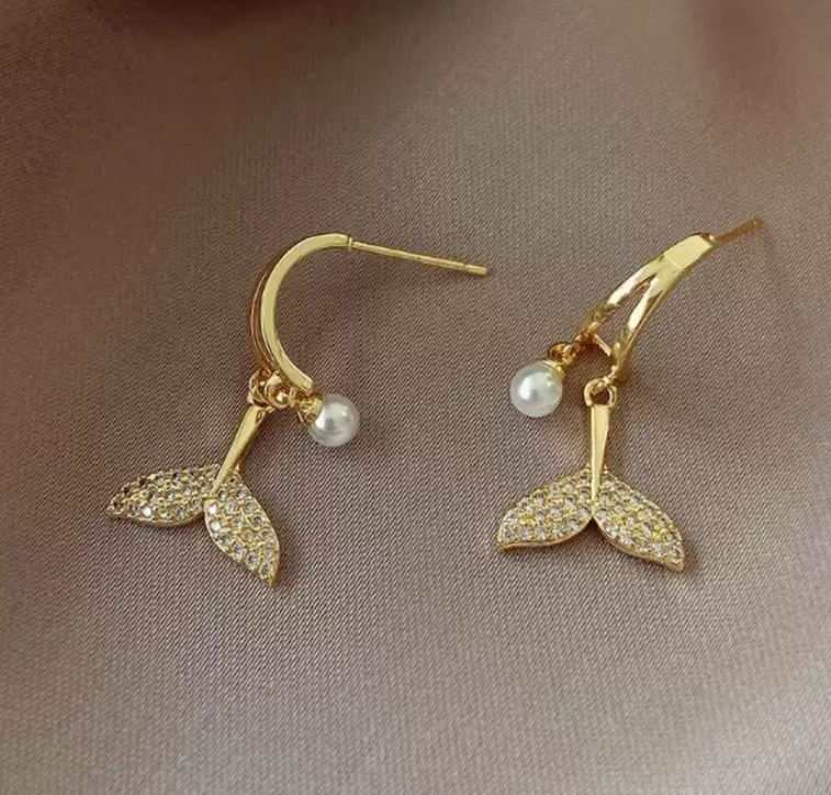Mermaid Pearl Drop Earring