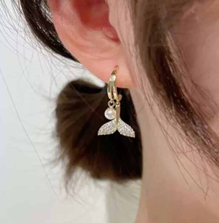 Mermaid Pearl Drop Earring