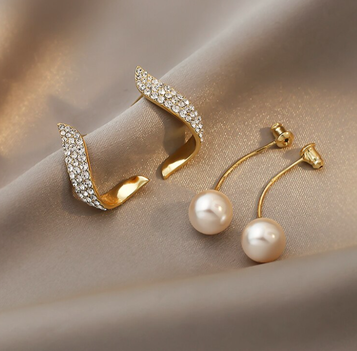 Pearl Drop Earring