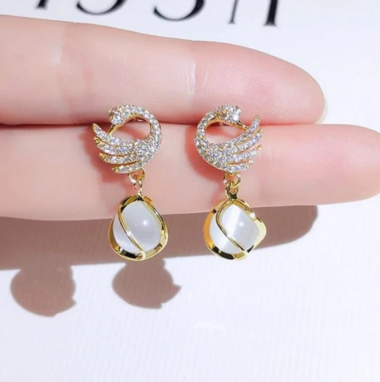WHITE ZIRCON SWAN PEARL DROP EARRING