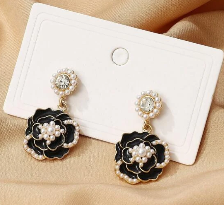 Flower Pearl Drop Earring