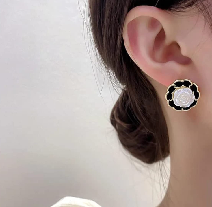 Flower stud Earring