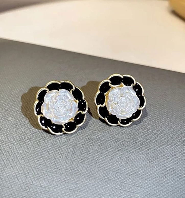 Flower stud Earring