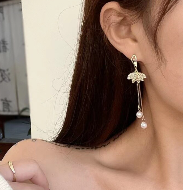Dancing Girl Tassel / Drop Earring