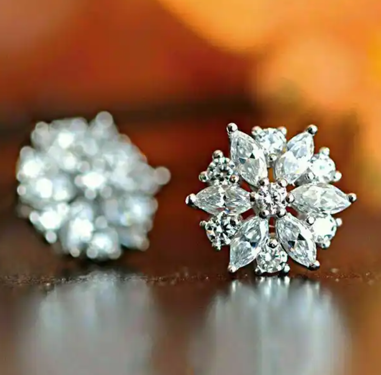 AD Stone Diamond Stud Earring