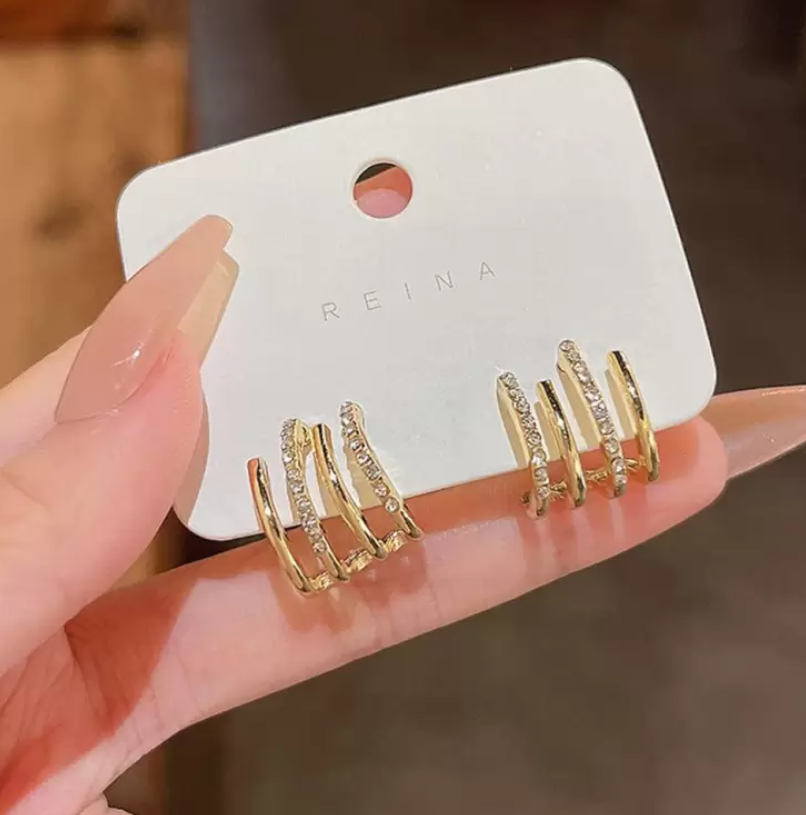 4 Claw Huggie / Stud Earring