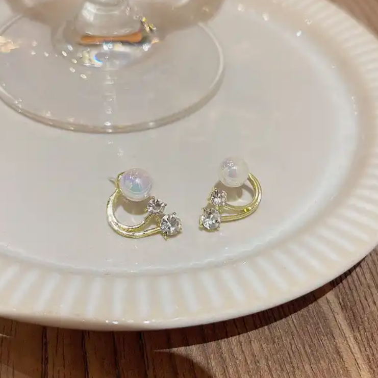 Cubic Zirconia Pearl Stud Earring