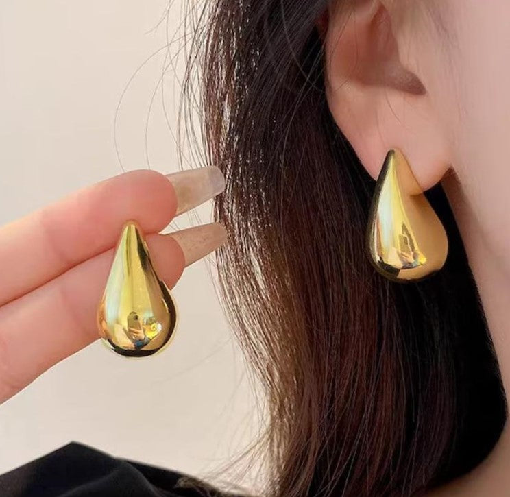 Teardrop Water drop / Waterdrop Stud Earring
