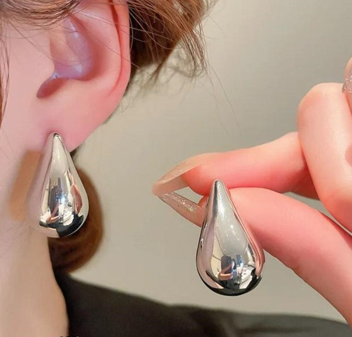 Teardrop Water drop / Waterdrop Stud Earring