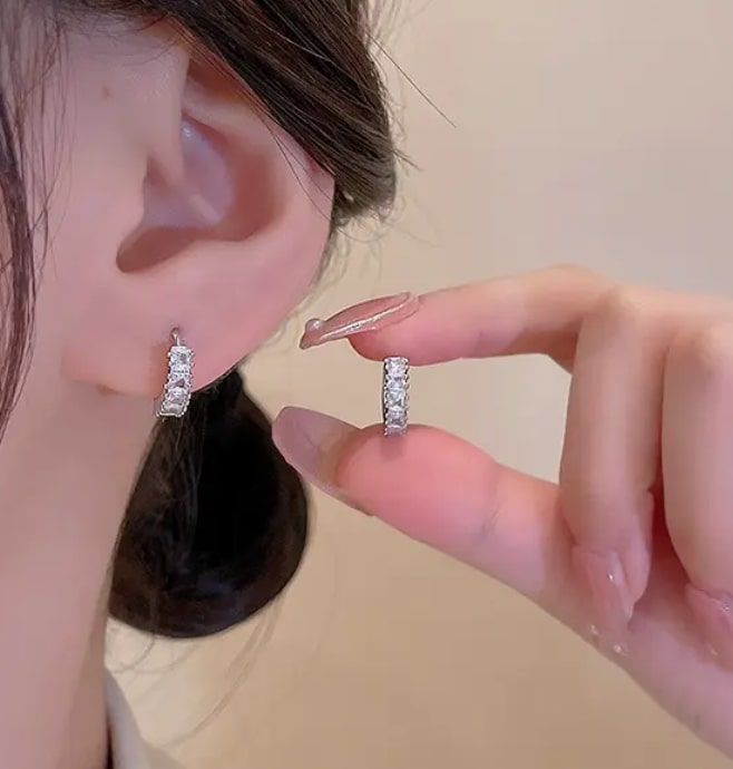 SMALL CRYSTAL DIAMOND KOREAN HOOP EARRINGS