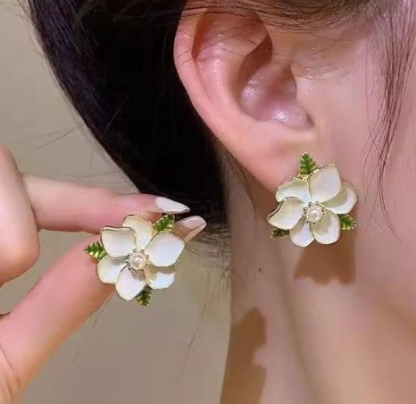 Pearl Flower Drop Earring
