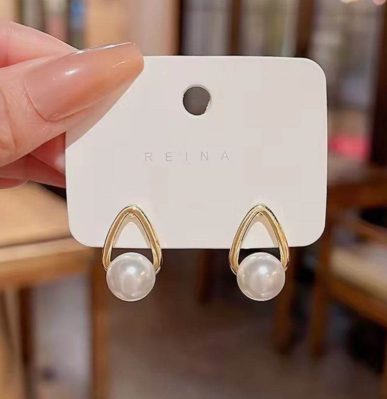 Pearl Drop Earring