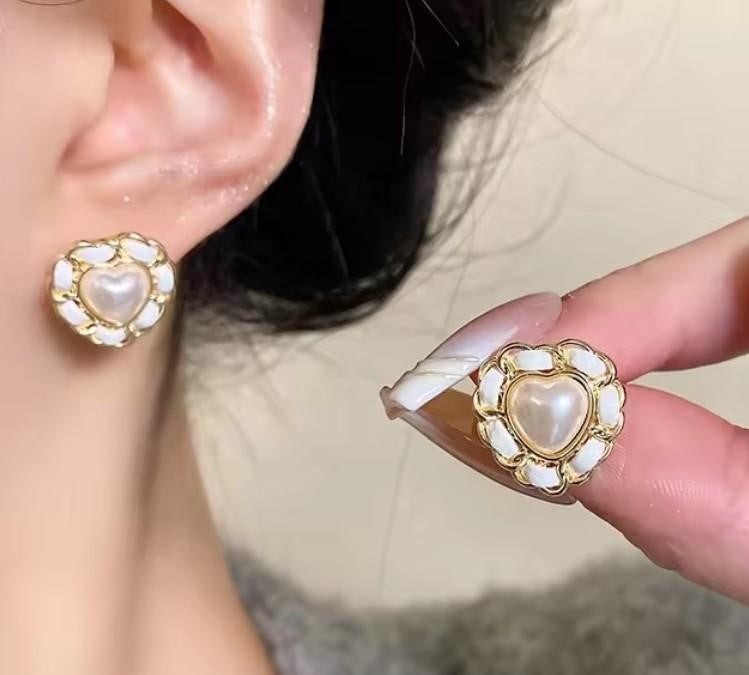 Heart Pearl Drop Earring