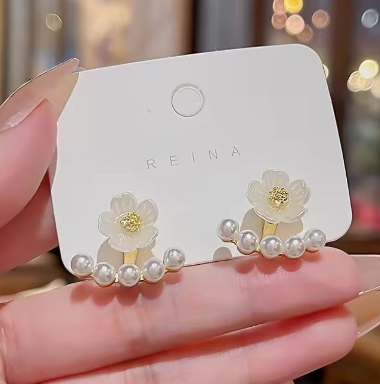 Flower Pearl Stud Earring
