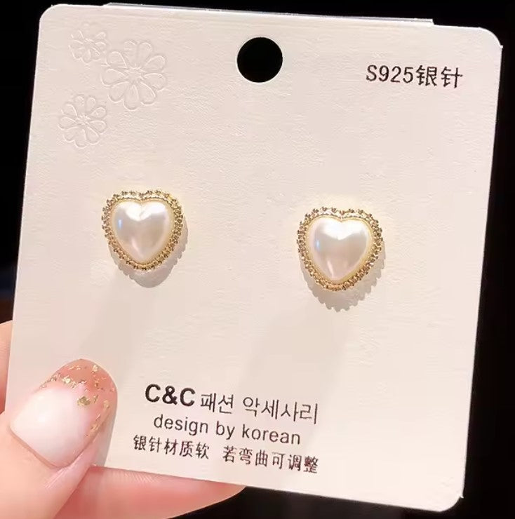 Heat Pearl Stud Earring
