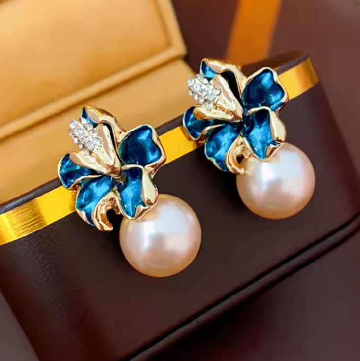 Flower Pearl Drop Earring