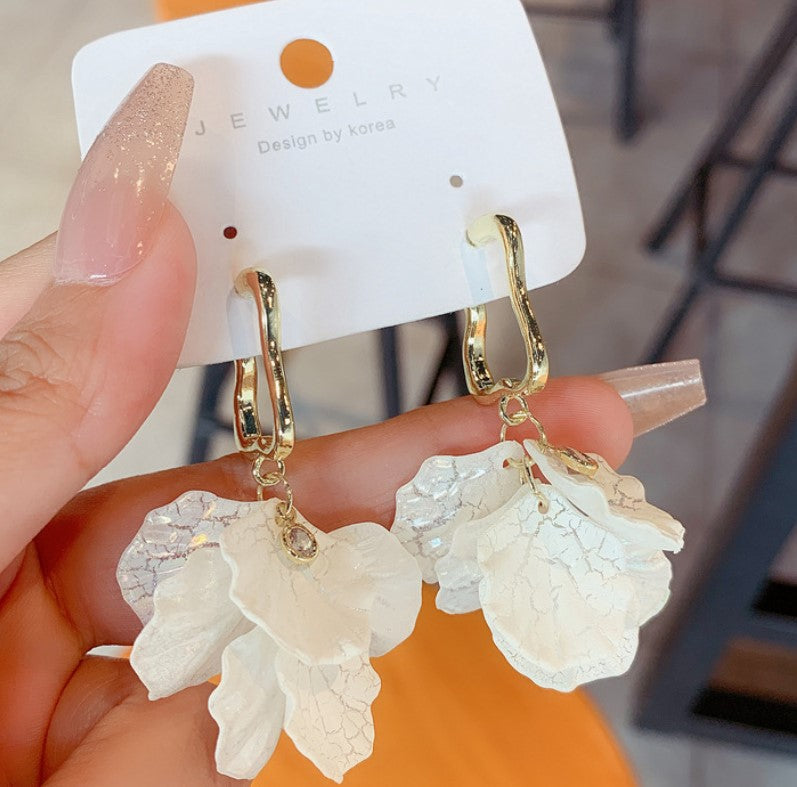 WHITE PETALS DROP EARRINGS