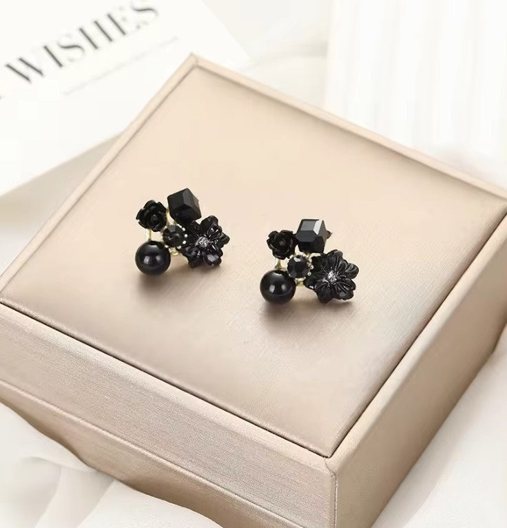 BLACK CRYSTAL FLOWER EARRING