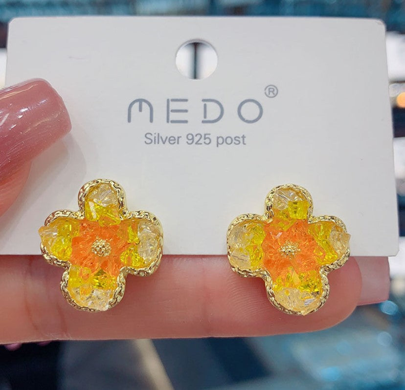 IMPORTED HIGH QUALITY CRYSTAL FLOWER STUDS KOREAN EARRINGS