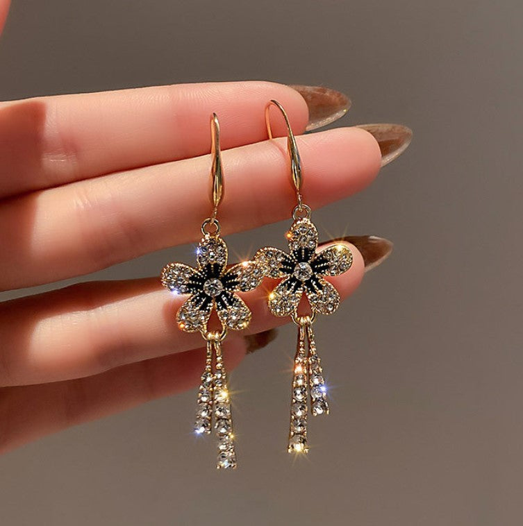 BLACK FLORAL ZIRCON DROP EARRING