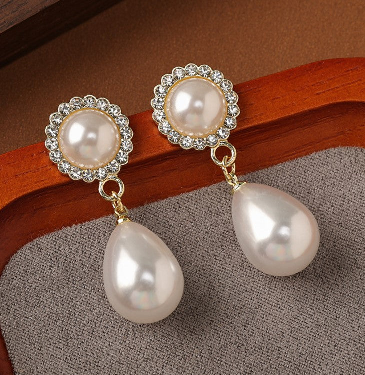 WHITE PEARLS ZIRCON DIAMOND TEAR DROP KOREAN EARRINGS