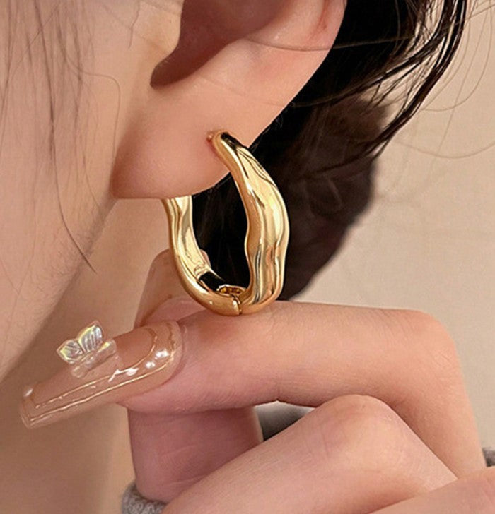 GOLD TWISTED ROUND KOREAN HOOP EARRINGS