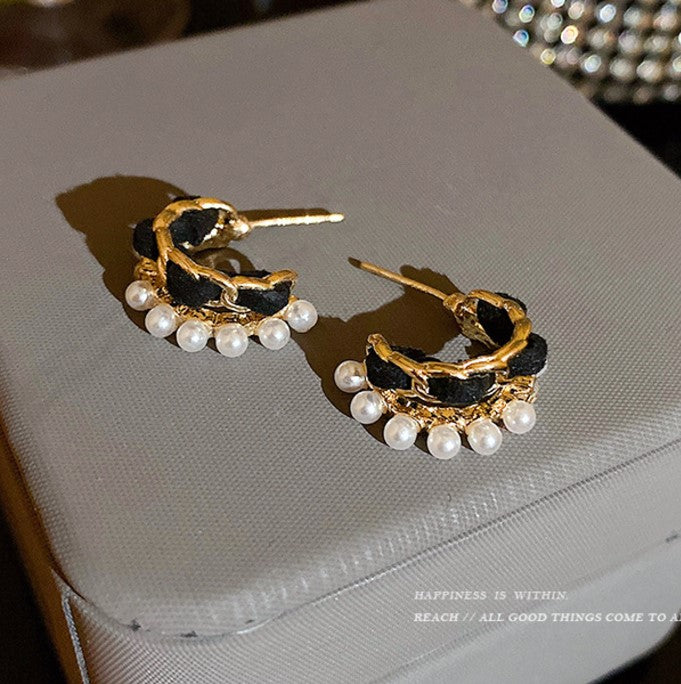 BLACK PEARLS ZIRCON KOREAN HALF HOOP EARRINGS