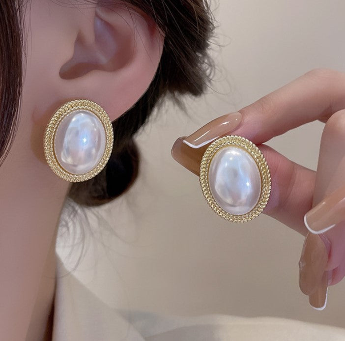 BIG WHITE PEARLS KOREAN STUDS EARRINGS