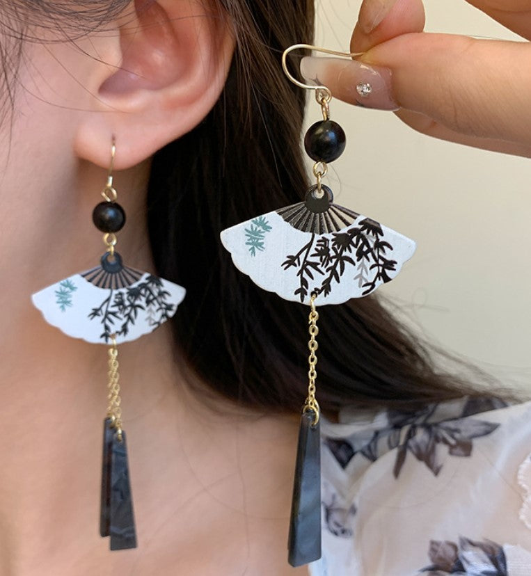 LONG CHAIN BLACK BEAD ANCIENT FAN KOREAN DROP EARRINGS