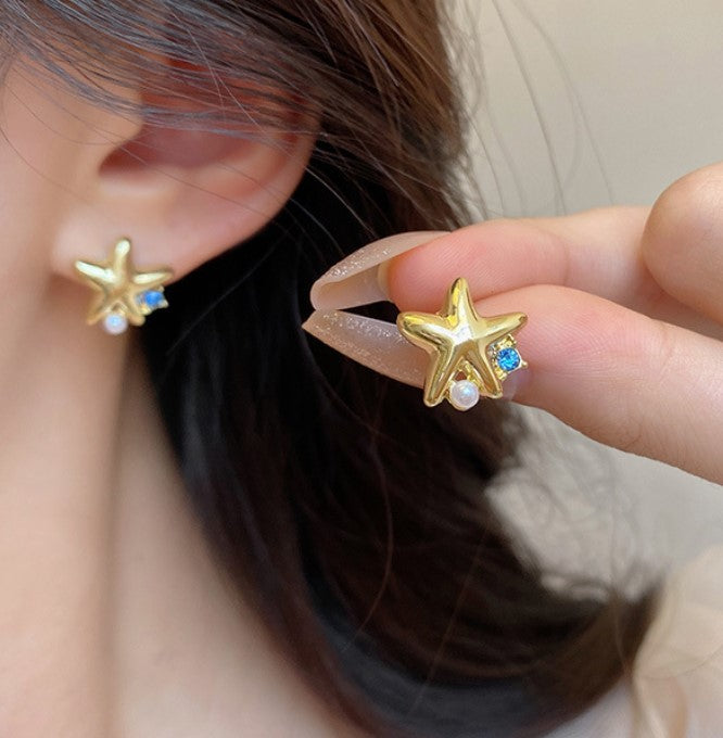 STAR SHAPE GOLD SMALL KOREAN STUDS EARRINGS