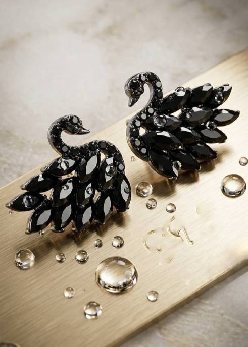 SWAN CRYSTAL KOREAN STUDS EARRINGS