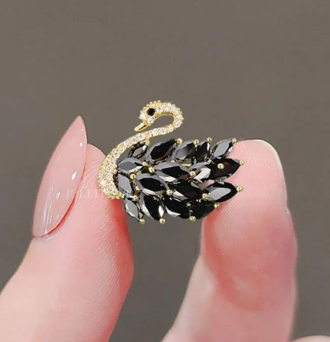 BLACK SWAN CRYSTAL DIAMOND KOREAN STUDS EARRINGS