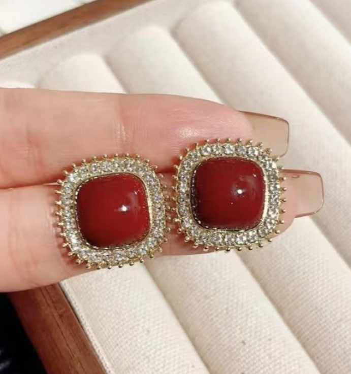 MAROON AD STONE DIAMOND KOREAN STUDS EARRINGS