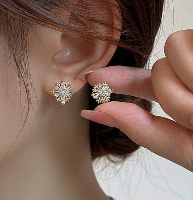 SMALL GOLD ZIRCON FLORAL KOREAN HOOP EARRINGS