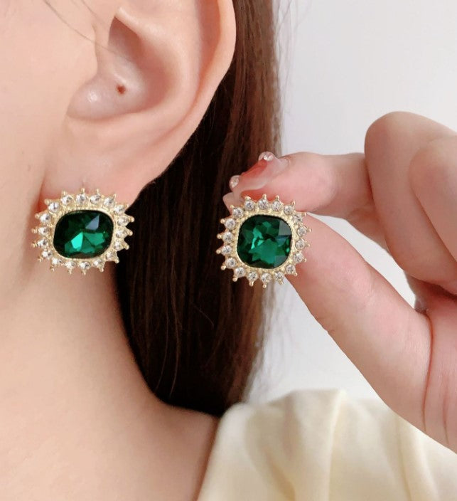 GREEN AD STONE CRYSTALS KOREAN STUD EARRING